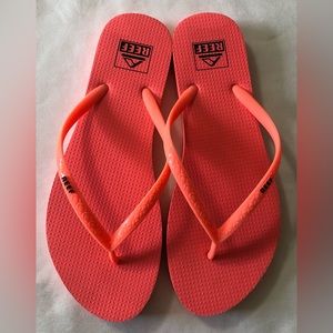 Women’s Reef Escape Basic Sandals/Flip Flops Pink and Black 7